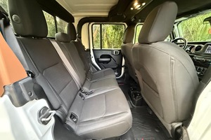 รถจี๊ป แกลดิเอเตอร์ สปอร์ต 4x4 V6 พาวเวอร์ ปี 2020 มือสอง สภาพดี - Product Image 3