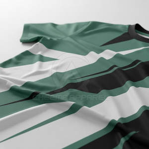 Vêtements de sport personnalisés avec logo, tissu léger, uniforme d'équipe athlétique, maillot de sublimation, idéal pour les activités d'entraînement - Product Image 5