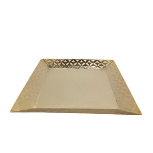 ถาดเสิร์ฟอาหารทรงสี่เหลี่ยมโลหะดีไซน์แบบตอกสีทองสำหรับโต๊ะในบ้านและโรงแรมถาดเสิร์ฟอาหารแบบแฮนด์เมดจำนวนมาก - Product Image 1