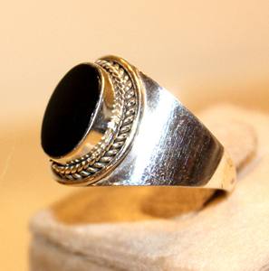 Bague en argent 925 avec onyx noir personnalisée pour femme, sertie clos, certifiée par un tiers, style tibétain, collection Rudra Gems, vente chaude - Product Image 3