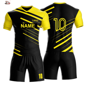 Uniforme de fútbol de diseño personalizado de alta calidad transpirable y cómodo con logotipo hecho en Pakistán ofrece variación de tamaño - Product Image 1