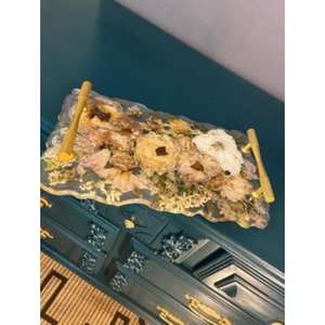 Bandeja de servicio de resina artística con colores vibrantes y patrones ideales para mejorar mesas de centro y entornos de comedor - Product Image 1