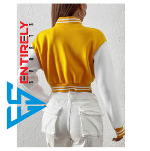 Chaqueta Varsity de Invierno para Mujer, Diseño Personalizado 2025, con Cierre, Forro Polar Sherpa, Bolsillos Bordados, 100% Poliéster, Venta al Por Mayor - Product Image 3