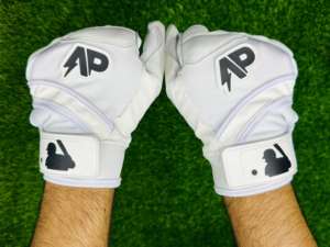 Gants de frappeur de baseball professionnels avec logo personnalisé en cuir léger et respirant avec design antidérapant excellente adhérence pour une utilisation en extérieur - Product Image 4