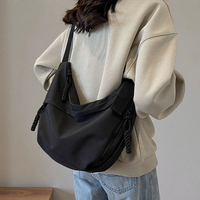 Petit sac de sport en nylon rayé crème pour femme, sac à bandoulière décontracté, sac de voyage, de gym, de yoga, de week-end, mignon et kawaii
