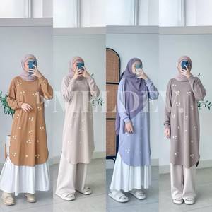 เสื้อถักลายวาฟเฟิลสำหรับผู้หญิง โดย ByMeldev Daissy - Product Image 1