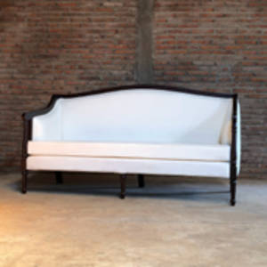 Canapé de style fédéral avec cadre en bois sophistiqué pour projets d'aménagement intérieur de luxe - Product Image 2