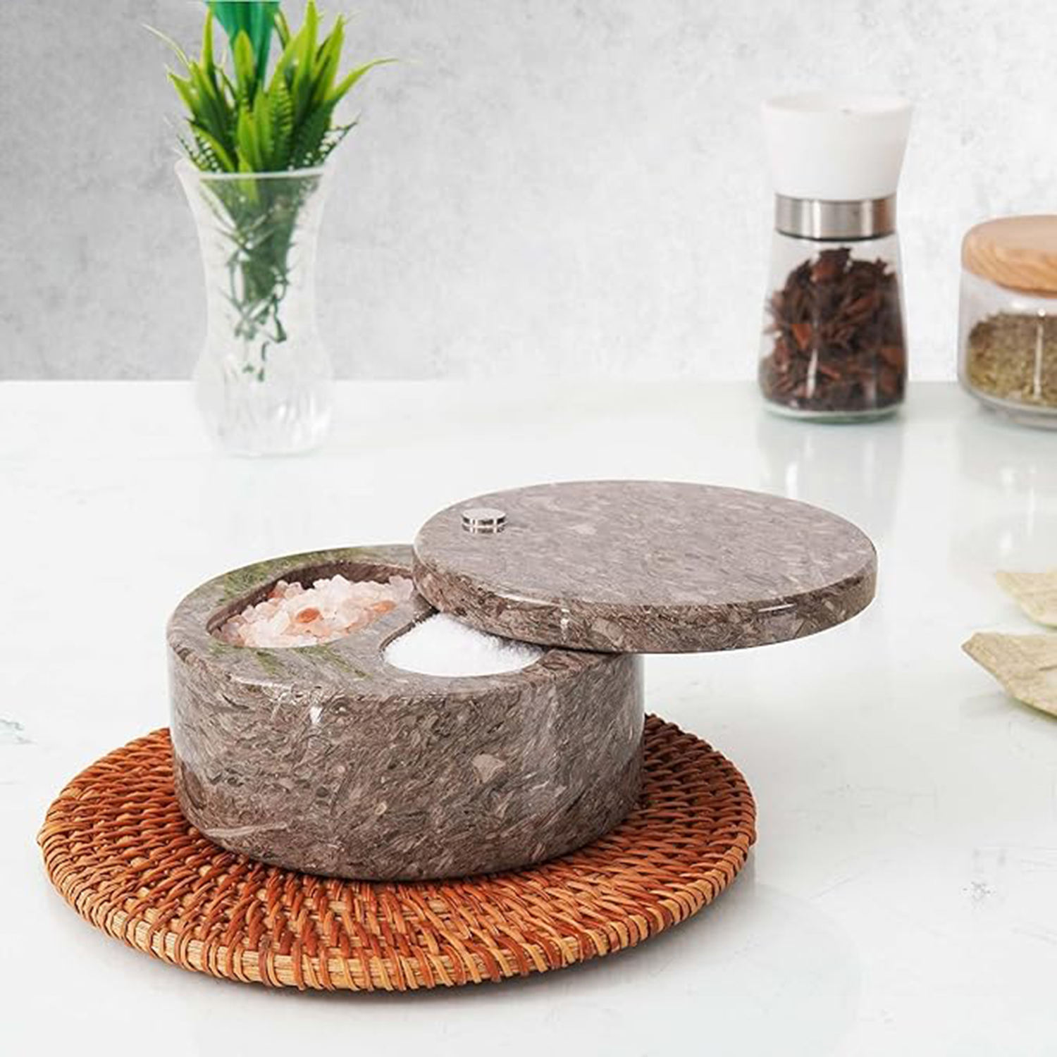 สีน้ำตาล