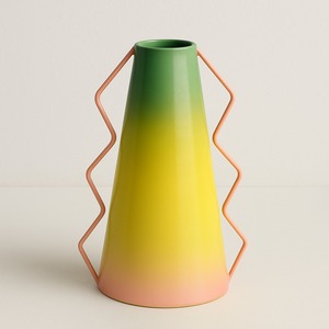 Florero de metal nórdico minimalista pero cautivador, perfecto para agregar un toque de gracia moderna a su hogar - Product Image 6