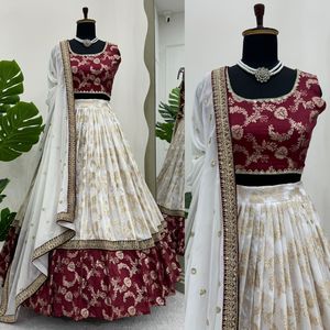 Lehenga Choli Moderno de Seda Jacquard con Diseño Reversible para Bodas y Diwali, Todas las Temporadas, hasta la Talla 44 - Product Image 1