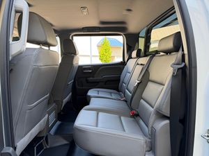 SUPER CLEAN 2024 CHEVROLET SILVERADO 4500HD CREW CAB, LISTO PARA ENVIAR - Product Image 4
