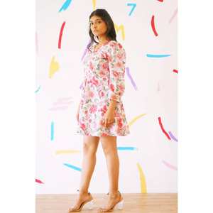 Robe florale blanche élégante pour femmes avec manches longues solides sur mesure grande taille pour la carrière d'église ou les vêtements de cérémonie décontractés d'été - Product Image 2