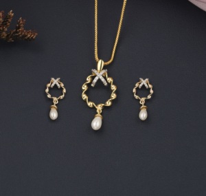 Conjuntos de colgantes chapados en oro de 18 quilates elegantes al por mayor, joyería fina de alta calidad para negocios en línea y exportación con certificación IGI - Product Image 1
