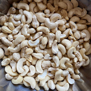 Faible MOQ, noix de cajou brutes Kaju Badam SANTIGO, livraison gratuite, noix de cajou de toutes tailles, prix raisonnable - Product Image 1