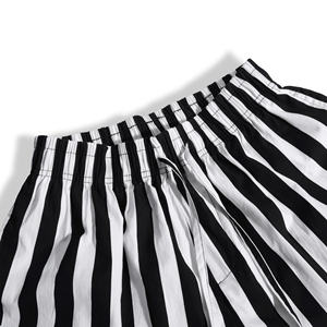 Short de plage à rayures pastel OEM ODM fabriqué au Vietnam pour hommes femmes tissu en coton respirant avec broderie imprimée - Product Image 5