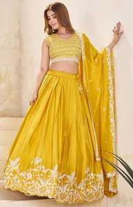Chinon Soie Paillettes et Broderie Travail Moderne Semi-Cousu Lehenga Choli avec Décoration Florale pour la Saison des Mariages - Product Image 3