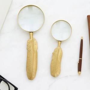 Juego de 2 lupas de mano con mango de plumas doradas, lupa de lectura, accesorio decorativo para escritorio de oficina, regalo de lujo para el hogar y estudio - Product Image 2