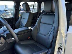 รถยนต์โตโยต้าแลนด์ครุยเซอร์ ปราโด SUV มือสองสภาพดี - Product Image 5