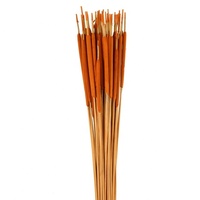 Quenouilles séchées décoratives pour la décoration intérieure accentuant un arrangement floral avec plusieurs de ces quenouilles entièrement naturelles
