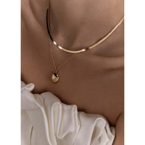 Maison Cultural Collectible Oval <b>Locket</b> Elegant Jewelry Piece - Product Image 4