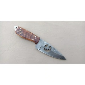 Couteau en acier damassé personnalisable OEM manche en corne de bois pour la chasse en plein air Applications industrielles pour bricolage cadeau d'anniversaire - Product Image 3