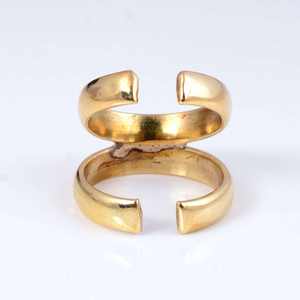 Joyería al por mayor 18K chapado en oro Irregular suave abrazo latón anillos de boda de moda para las mujeres - Product Image 5