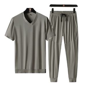 Ensemble de sport deux pièces pour homme Summer Brand, éco-responsable, séchage rapide, col en V, en soie glacée, grande taille, coupe ample unie - Product Image 2