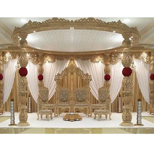 Mandap de mariage gujarati de forme ronde, Anmol Mandap, mandap en bois pour mariage hindou, design brillant, mandap de mariage avec porte, Newyork - Product Image 1