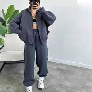 Combinaison de survêtement en molleton français pour femme avec logo personnalisé |   Ensemble de survêtement de sport 2 pièces (hoodie et pantalon long) pour l'extérieur – Vente en gros - Product Image 4