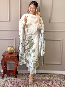 Premium Chanderi Modal Foil Print Nuevo diseñador Ropa india y pakistaní Trabajo de encaje puro Kurti con elegante Salwar - Product Image 6