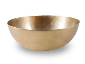 Bol de service en laiton massif et durable, fabriqué à la main pour les événements religieux, la cuisine traditionnelle et le charme de la cuisine antique - Product Image 4