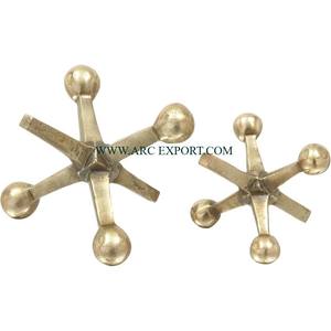 Sculpture lourde en métal en forme de cœur faite à la main de concepteur de table d'hôpital Sculpture en laiton poli et brillant à la main à usage domestique - Product Image 3