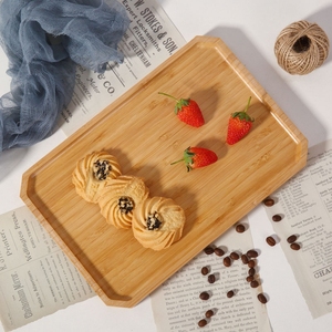Plateau de service en bois avec poignée pour usage alimentaire résidentiel, finition brute - Product Image 2