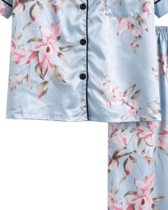 Ensemble de pyjama en satin de soie bleu ciel à fleurs personnalisé par le fabricant pour femmes, boutonné, manches courtes, vêtements de nuit luxueux et doux - Product Image 4
