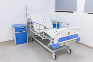 El fabricante suministra directamente cama médica manual para pacientes de 2 manivelas para hospitales - Product Image 2