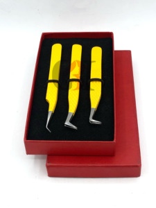 Vente en gros de pinces à extension de cils en acier inoxydable avec revêtement en poudre jaune à 45 degrés Instruments de beauté avec logo personnalisé - Product Image 2
