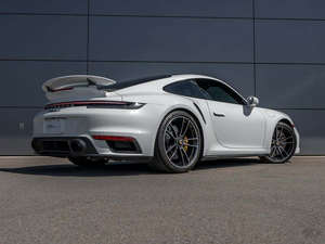 Porsche 911 Turbo S Coupé AWD 2024, Volante a la Izquierda, Asientos de Cuero, Cámara Trasera, Pantalla Táctil, Faros de Xenón - Product Image 6