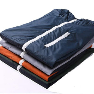 Chaqueta de Invierno con Diseño de Logotipo Personalizado para Hombre, Chaqueta de Calle Impermeable con Cuello Alto, Chaqueta Cortavientos de Nailon Softshell - Product Image 3