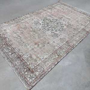 Vintage Turkish Rug 5.7x9.5 ft (175x291 cm), <b>Red</b> <b>Wool</b> Rug - Product Image 2