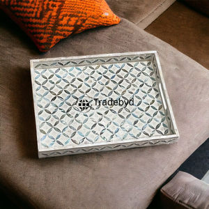 Bandeja con incrustaciones de fregona hecha a mano de lujo de Tradebyd, perfecta para casas modernas e interiores de diseñador - Product Image 2
