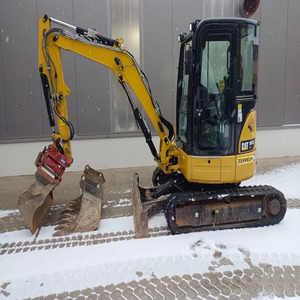 Mini-excavatrice CAT 301.5 de 1,7 tonne avec brise-roche hydraulique et 3 godets, mini-excavatrice compacte à vendre - Product Image 1
