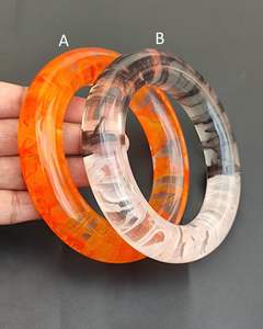 Bracelets en résine imperméables élégants pour femmes avec un design contemporain, couleurs et tailles personnalisables pour les occasions spéciales et les soirées - Product Image 3