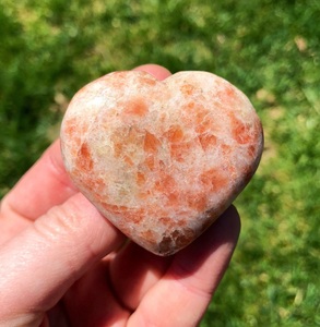 คริสตัลรูปหัวใจแสงแดดอัญมณีขัดเงาเรียบสำหรับการตกแต่งด้วยสมาธิและความรักให้ความอบอุ่นภายใน - Product Image 2