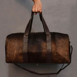 Hot Selling <b>Men</b> Clothing Cowhide Duffle <b>bags</b> <b>For</b> <b>Men</b> Latest Style <b>For</b> Winter Wear <b>Men's</b> Cowhide Duffle <b>bags</b> - Product Image 1