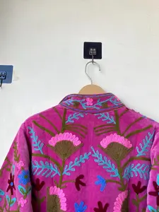 Veste bohème en velours brodé floral coupe-vent et respirant Suzani pardessus hiver tricoté manteau court - Product Image 2