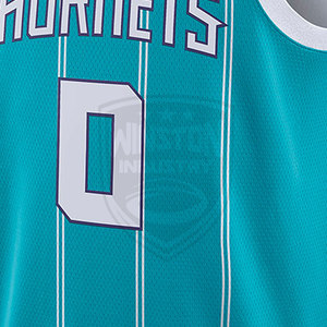 Maillot de basket-ball avec logo personnalisé de haute qualité, design respirant avec nom et numéro personnels - Product Image 4