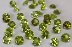 Natural Peridot Round Cut 9mm Faceted Loose Peridot Top Quality - Product Image 2