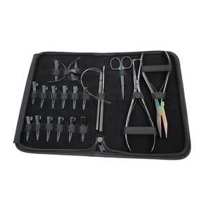 Kit d'outils pour extensions de cheveux comprenant une pince à sertir plate, une pince à retirer les micro-perles, une boucle avec crochet en fil métallique, des ciseaux de coupe, des aiguilles - Product Image 1