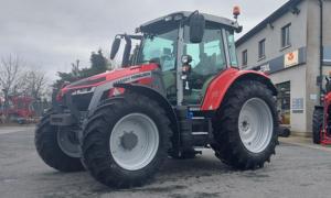 Tracteur agricole d'occasion Massey Ferguson 2WD/4WD à transmission par engrenages, haute productivité, à vendre - Product Image 4