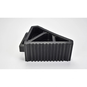 Cale de roue en caoutchouc durable pour le stationnement des voitures et des camions Noir+Jaune L280xW180xH120mm - Product Image 3